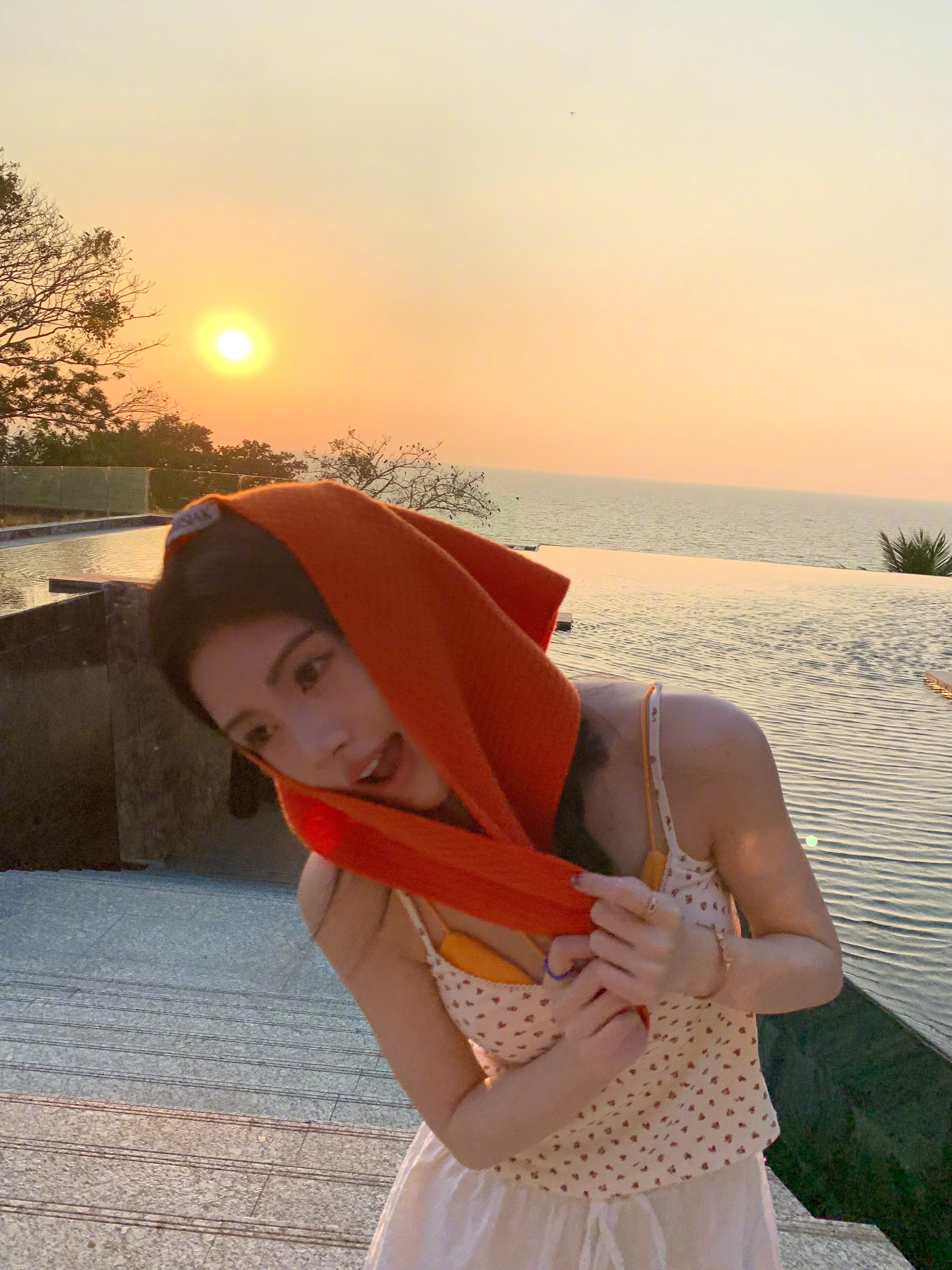 鞠婧祎你怎么把我这个妈妈忘到家里了？ 