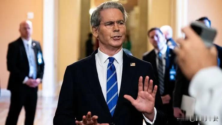 贝森特：两年内稀土有新替代源
今天凌晨，美国财长贝森特在受访时叫嚣：“他们犯了一