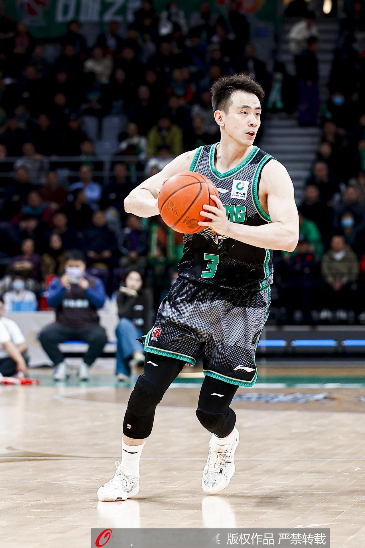 赵继伟23分14助攻，还有高诗岩原帅助力，方硕还是太无奈了


辽宁最后艰难93