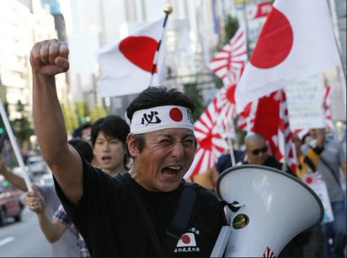 现在日本反华情绪空前高涨，我国官方提醒民众警惕前往日本是对的，这种无线高涨的情绪