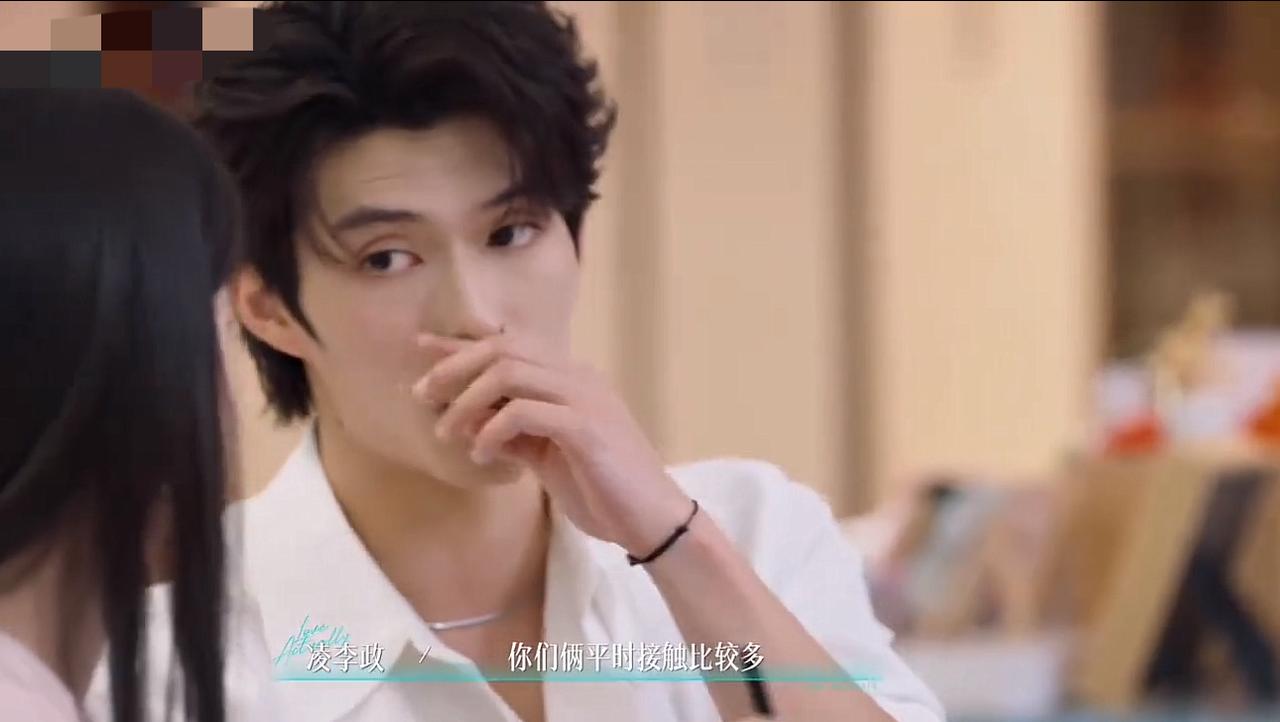 半熟恋人：新男5号嘉宾带来新一波雄竞修罗场。
绝对是有好戏看了。
新来的男嘉宾很