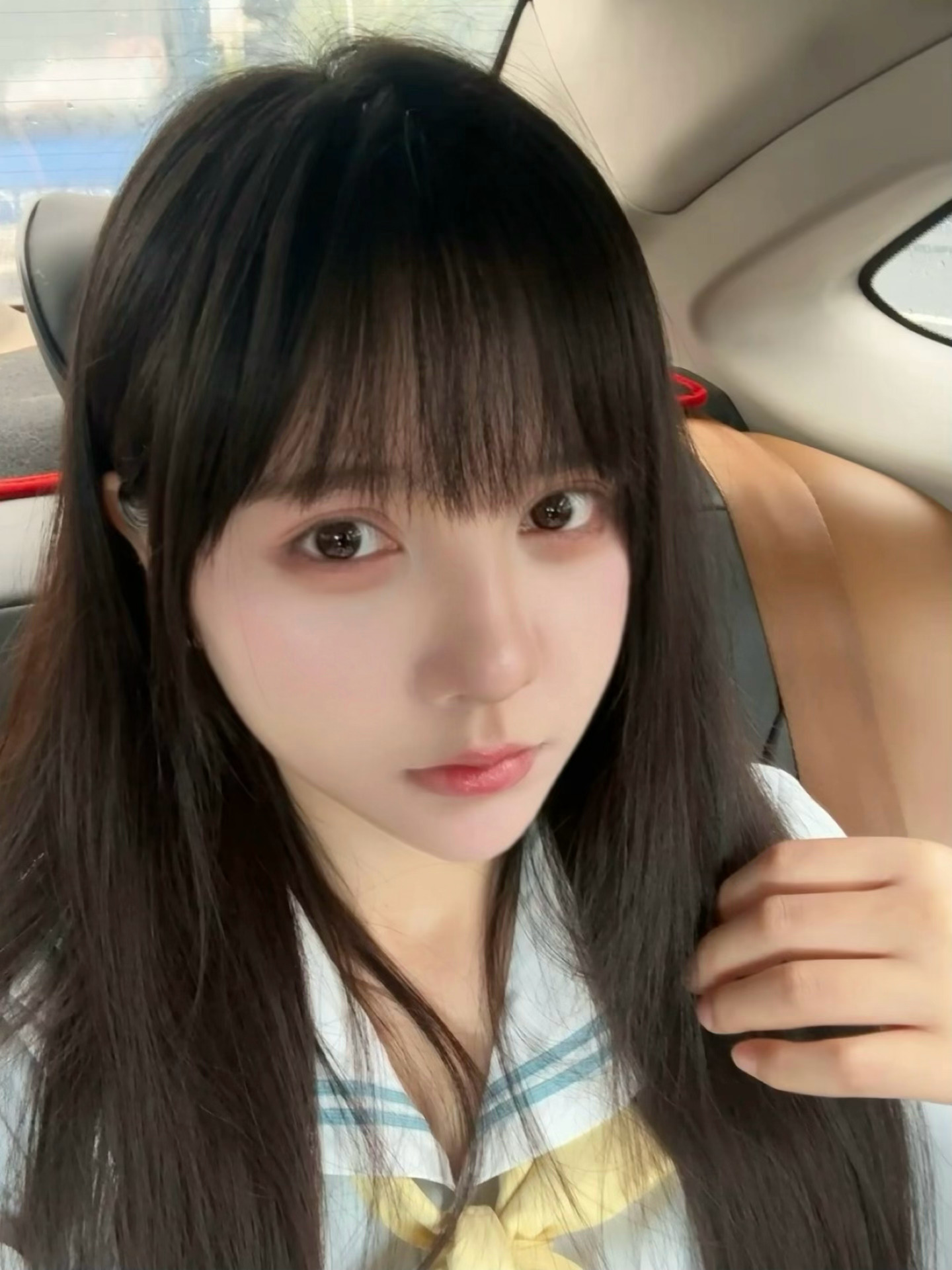 泪水打湿拼好饭，发誓要挣一百万 ​​​