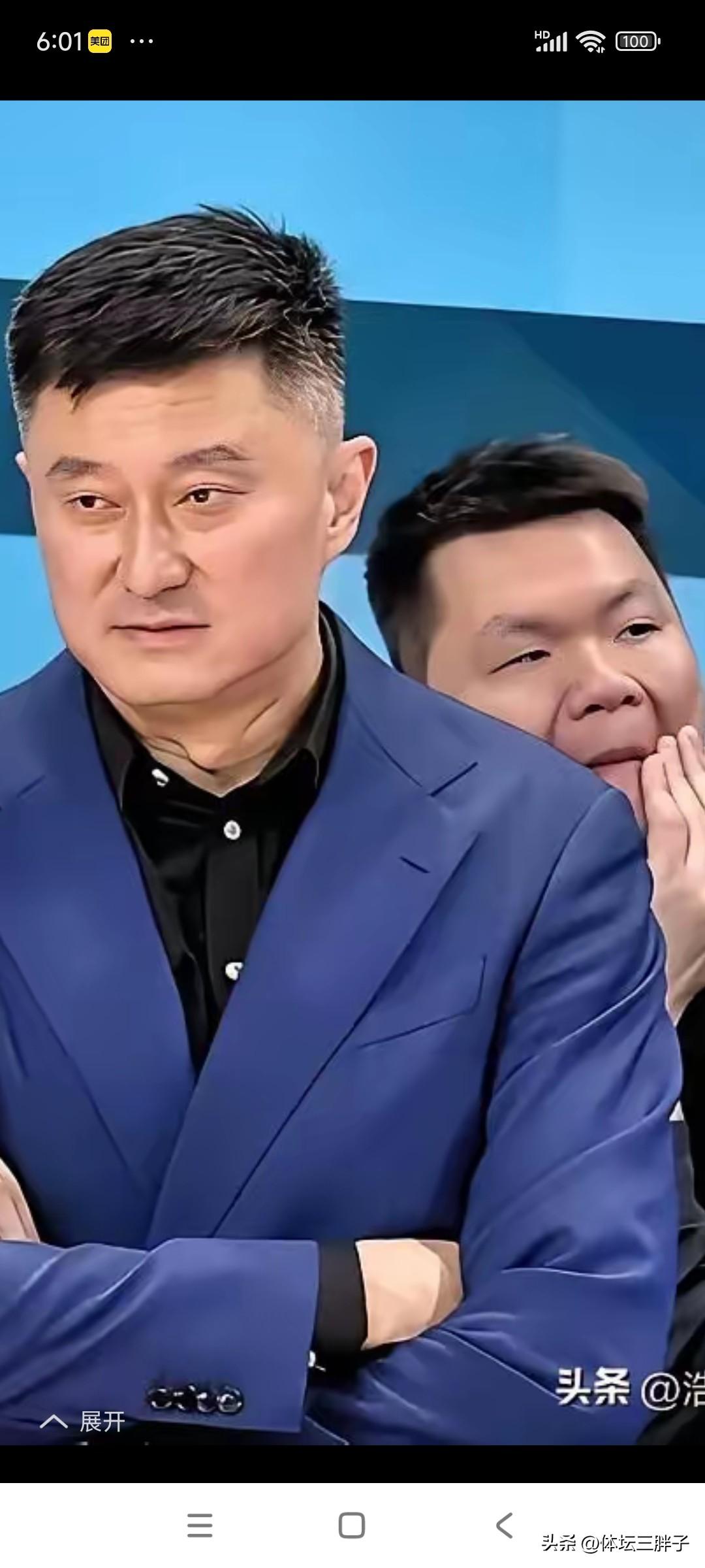 广东男篮第二轮第一场，上来麦考尔就复出，结果输给弱的几乎垫底的新疆男篮。今晚，雪