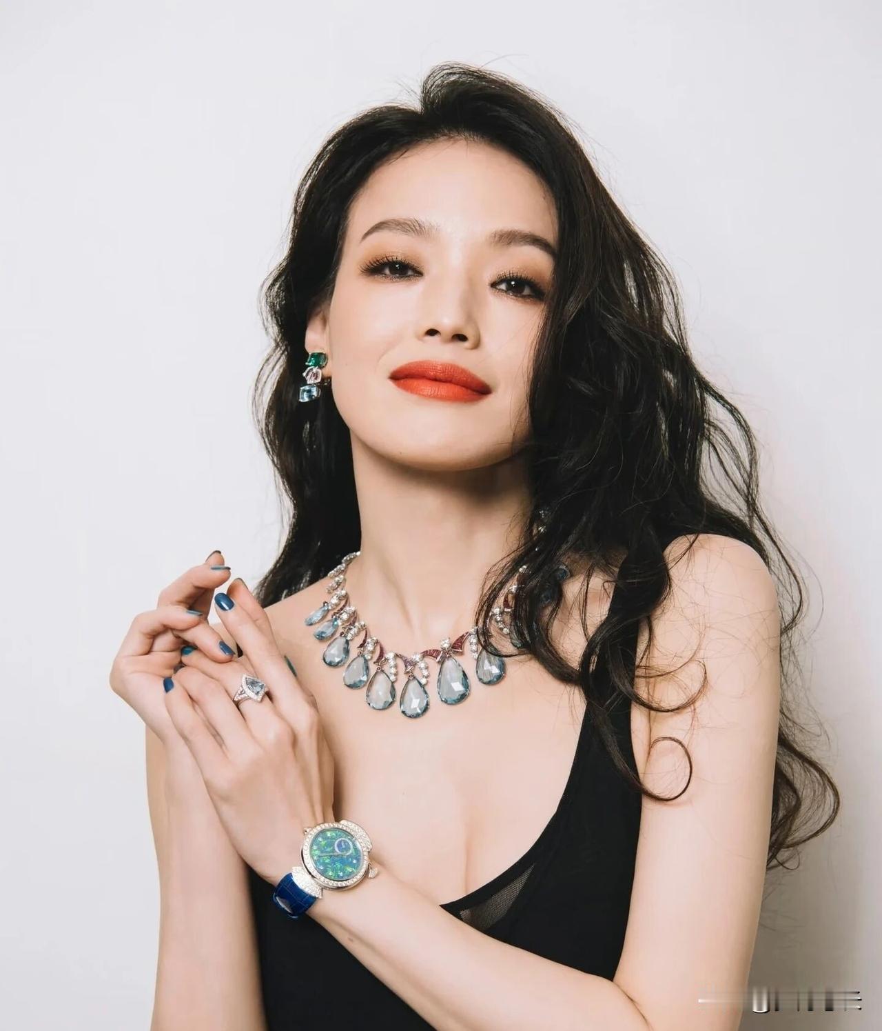 多读书真的有用，
不信你看舒淇，
她在釜山说“拍完和妈妈和解了”，可紧接着又说“