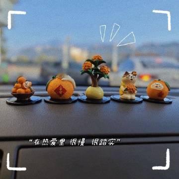 “人生的意义在于独自穿过悲喜 依旧勇敢积极” ​​​