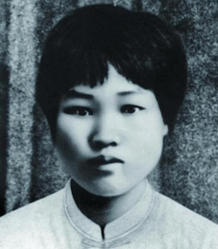 毛岸青晚年常常独自流泪，邵华忍痛追问原因，他却哽咽回答，这一生最难忘的就是母亲！