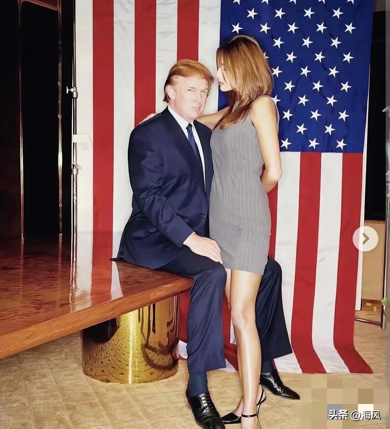 特朗普和梅拉尼娅合影时、也按耐不住躁动的心，这张照片拍摄于98年，两人还没有结婚