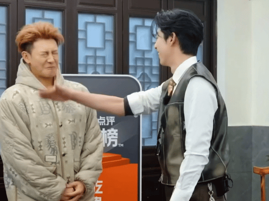 王鹤棣内娱唯一能治服黄子韬的人宇宙闪烁请注意 《宇宙闪烁请注意》中，王鹤棣和黄子