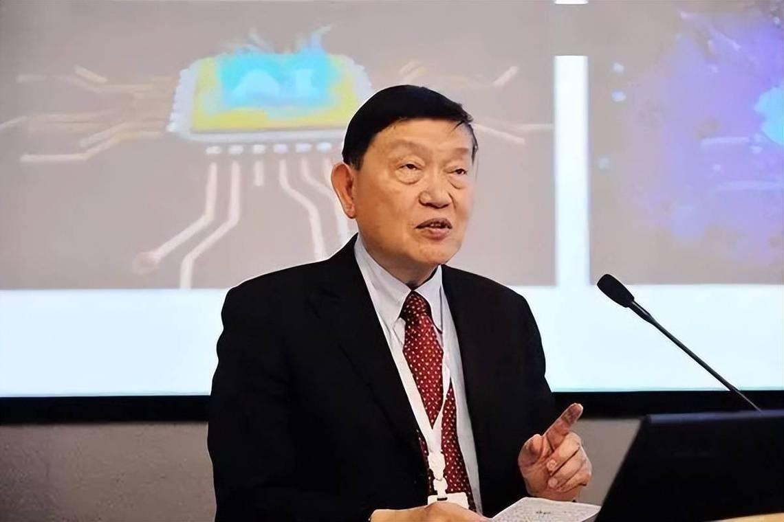 很多人以为芯片竞赛只看能不能造出2纳米、3纳米，据《科创板日报》2026年5月专
