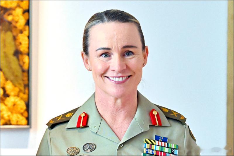 首次！澳大利亚陆军迎来女司令 建军125年打破历史纪录海外新鲜事澳大利亚 一项具
