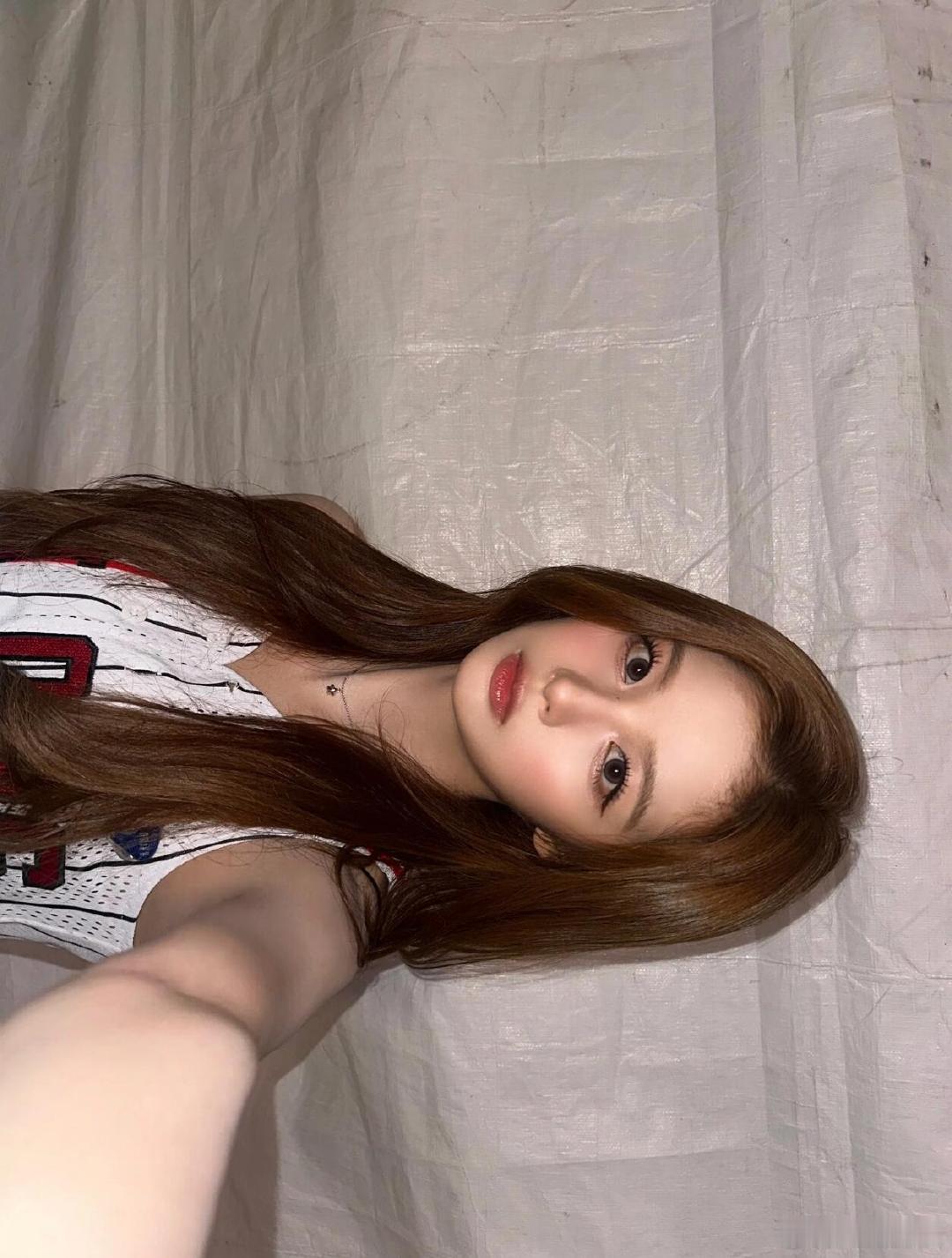 NMIXX雪允发了400多条泡泡 NMIXX雪允发了400多条泡泡，好真诚好可爱