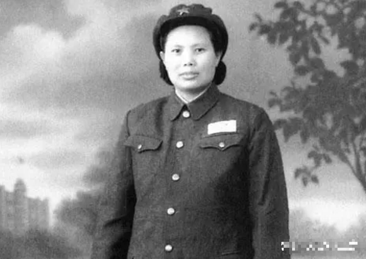 1951年，开国上将洪学智的夫人张文，在山西寻女12年无果。饥肠辘辘时被一村民邀