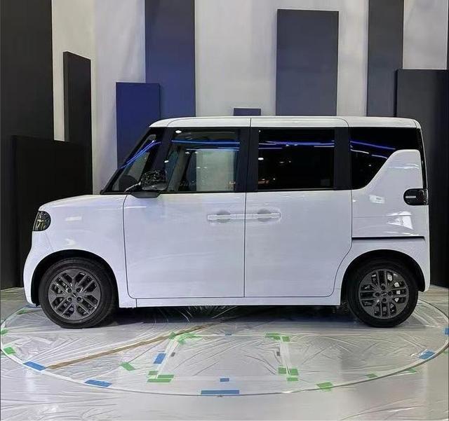 K-Car可能真的会在过两天的东京车展亮相，这样的车在日本应该会很爆～ ​​​