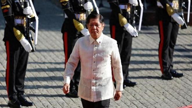 美国一声令下，英印等18国全冒头，要帮菲律宾抢仁爱礁，南海骤变。
 
美国集结“