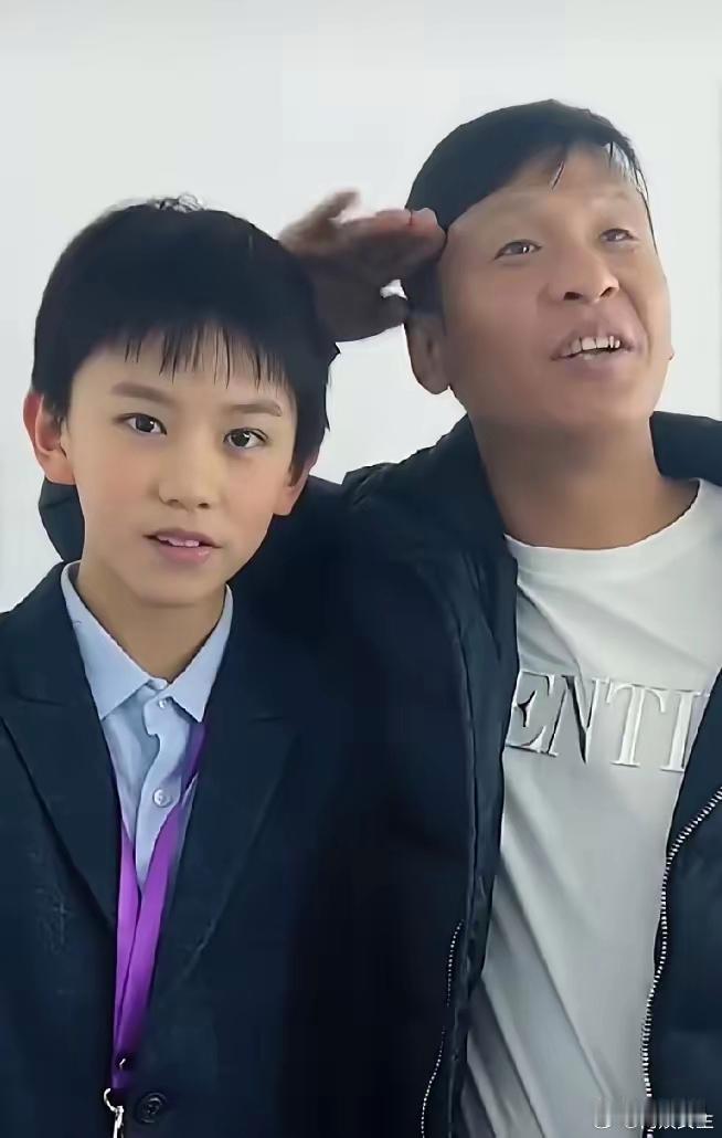 这是宋小宝的儿子？这也太会生了，简直是基因突变，比他爸强八百倍啊！ ​​​
