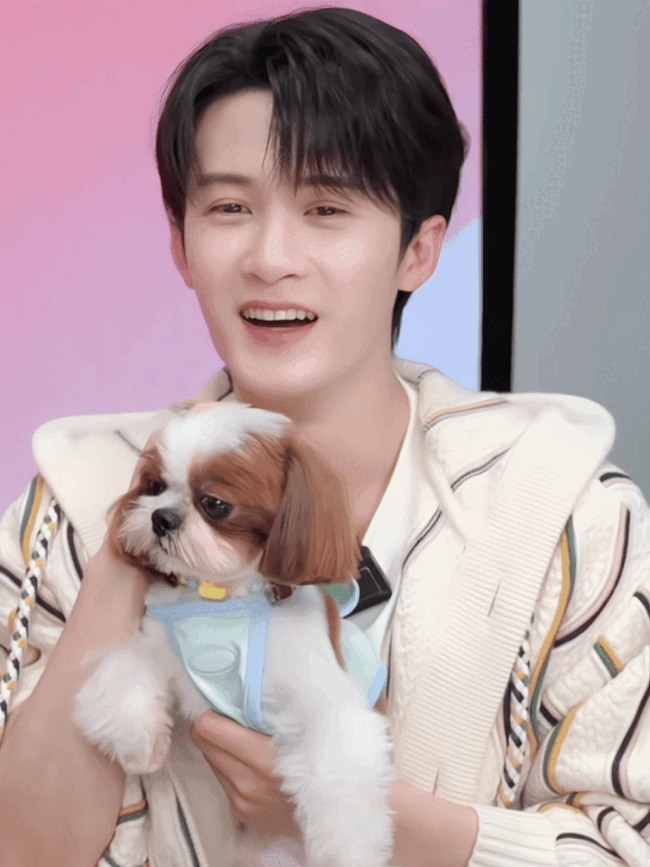  檀健次这瓜我捋明白了！根本不是恋爱实锤，是精准卡点的资源狙击啊！爆料全是漏洞，