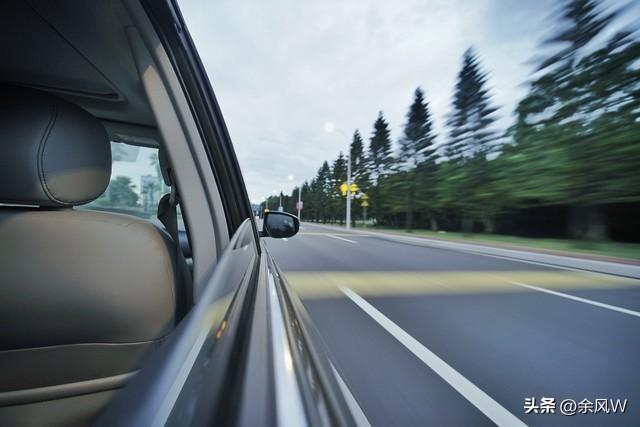 燃油车会被彻底淘汰吗?燃油车会被彻底淘汰吗?
燃油车大概率不会被彻底淘汰，只会从