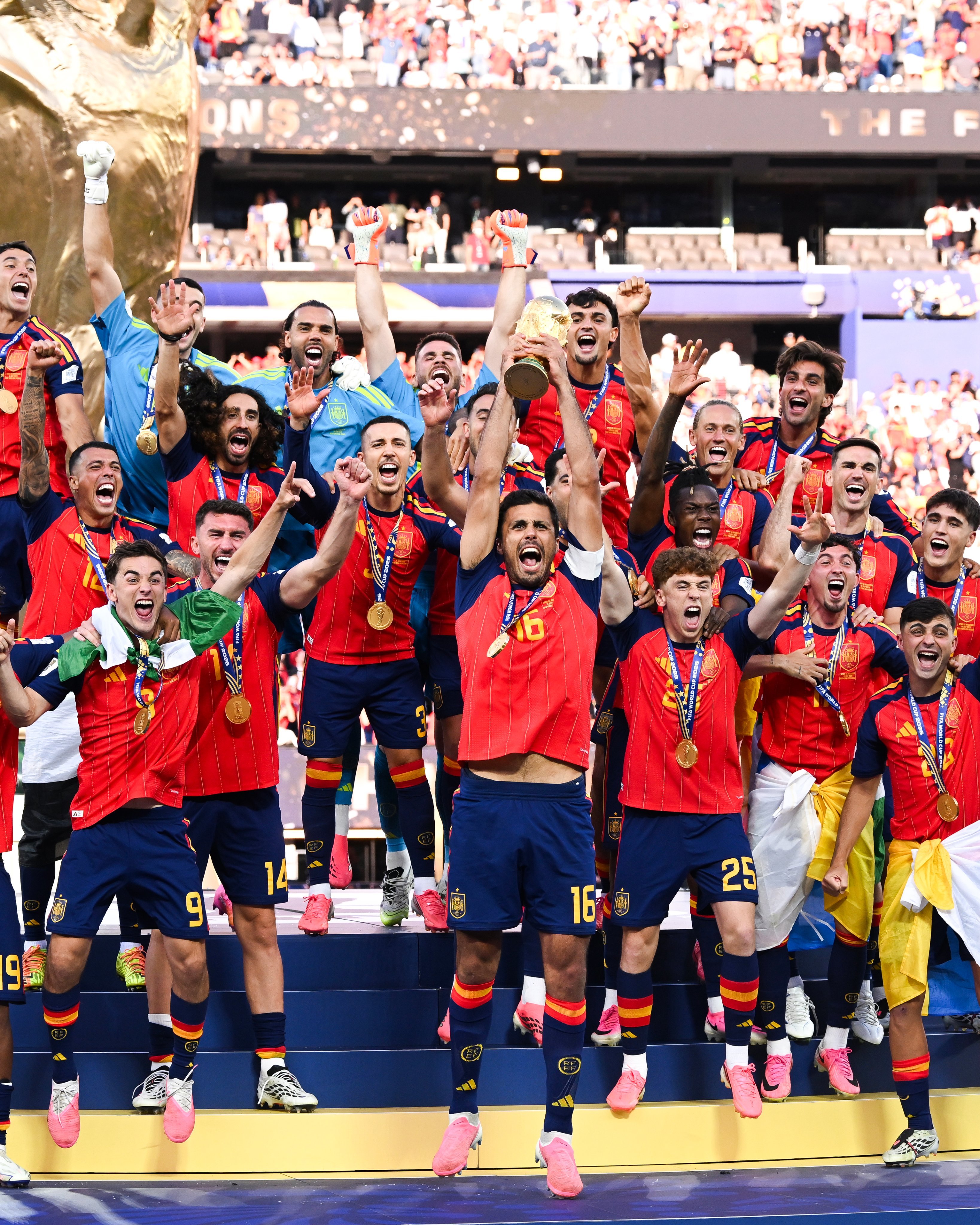 西班牙队捧起大力神杯，2026美加墨世界杯最终赢家🇪🇸下一届2030年世界杯