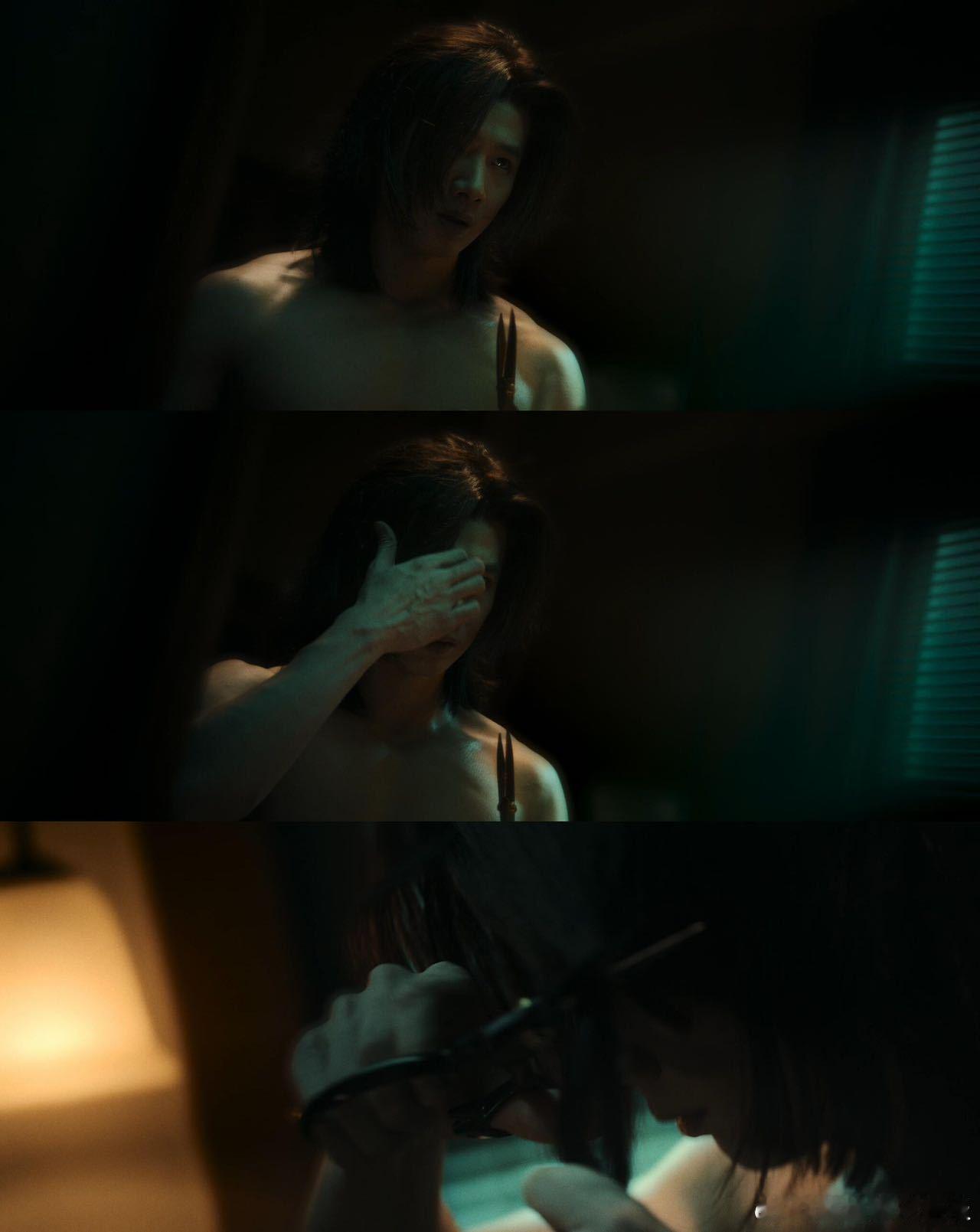 不管你是谁请从白敬亭身上下来谁能想到导演一句 “收着点演”，让白敬亭在小剧场里开