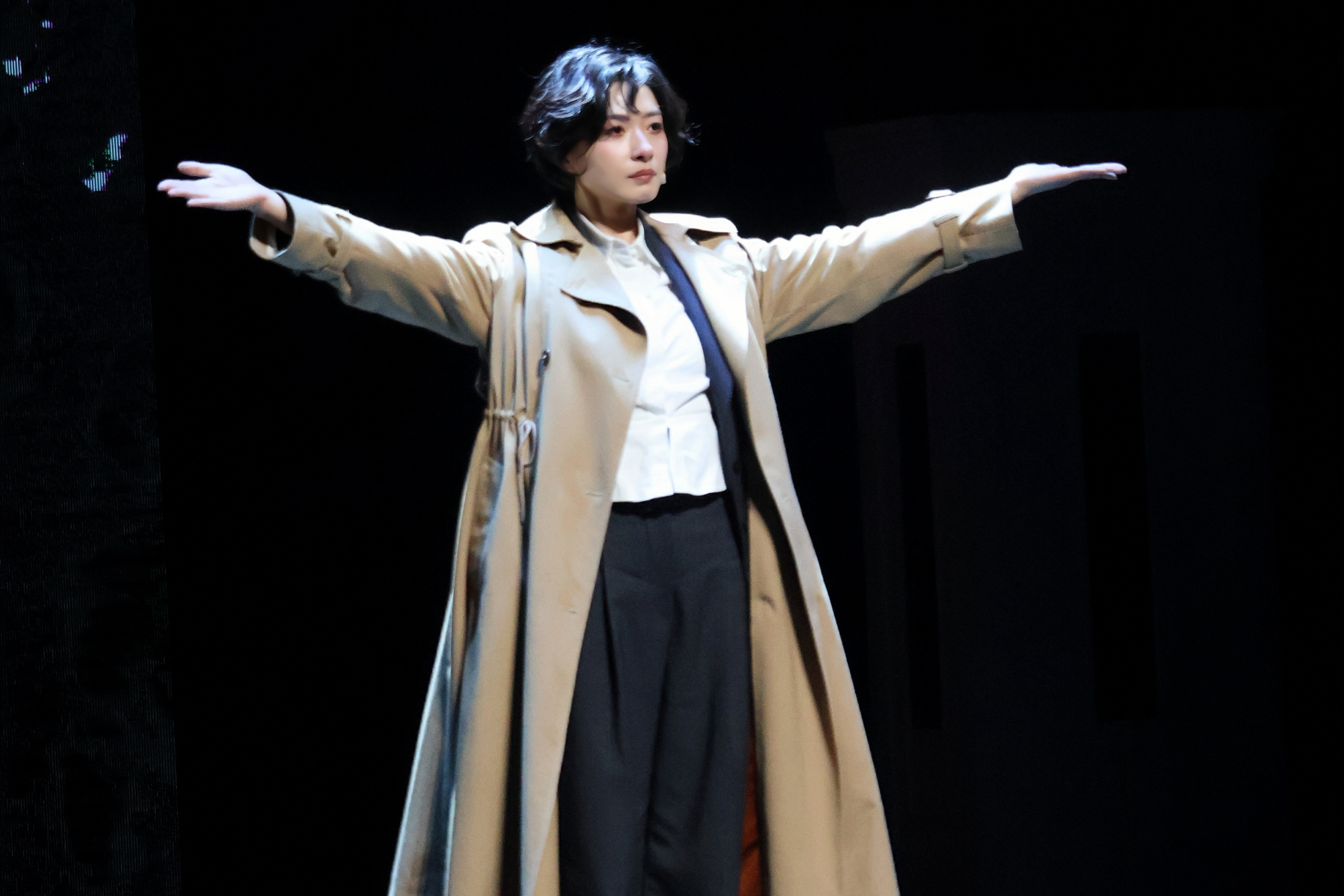 ｜ ｜ 万物皆暗淡，只有你带着光，是我此生奔赴的远方