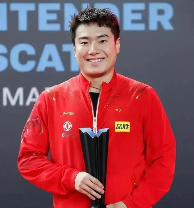 3-2 逆势翻盘，掀翻日本张本智和，🇨🇳WTT 中国大满贯男单首轮：梁靖崑重