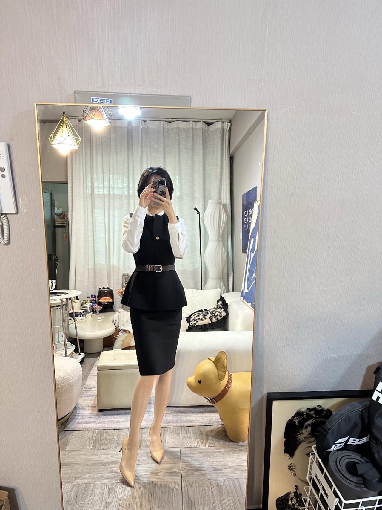 职业装
职业装和生活装,你更偏爱哪个?