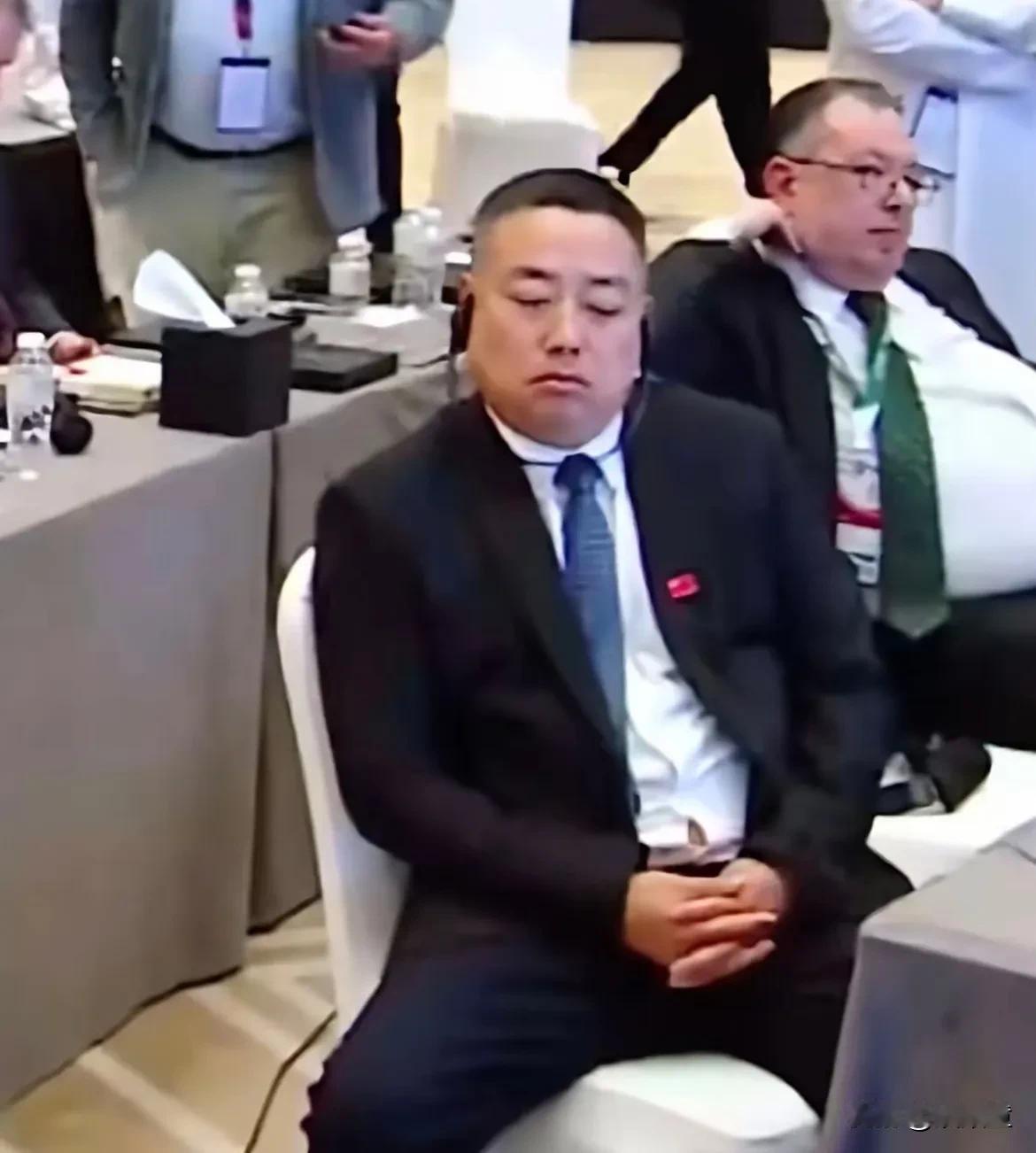 不怪刘国梁郁闷！
这次他竞选乒协执委，在国内关注度很高，都指望他更上一层，打破以