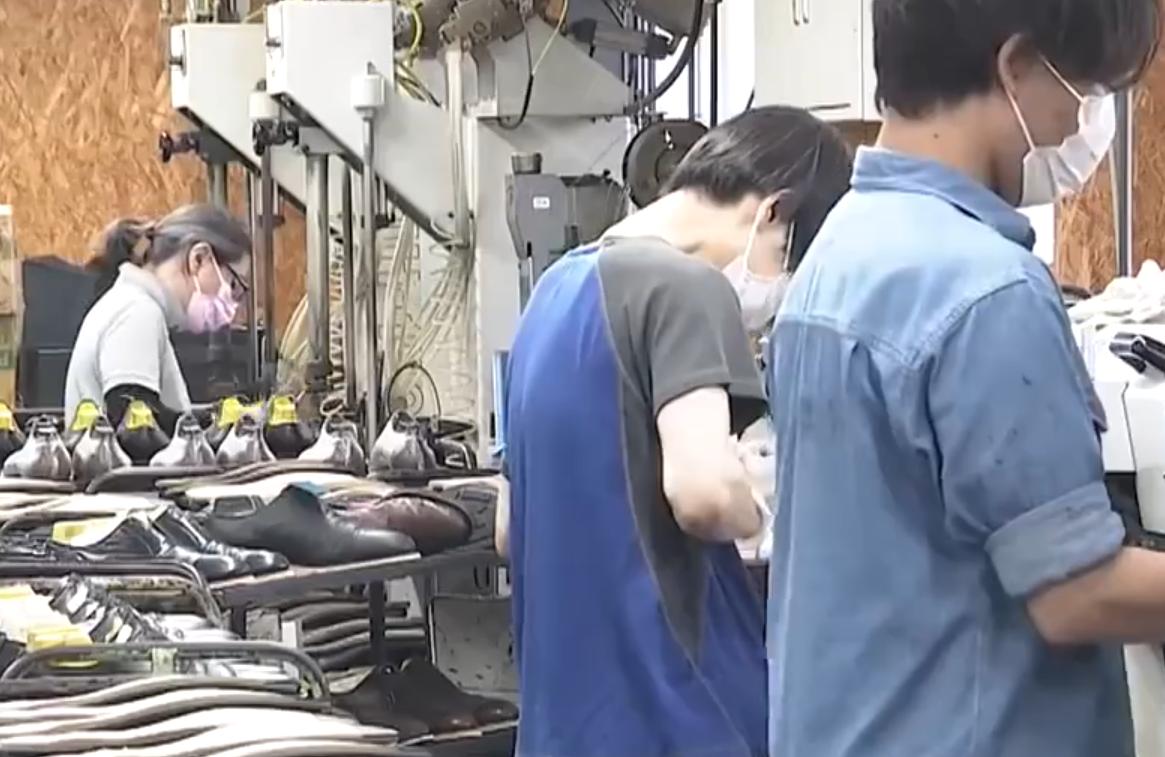 据央视网5月22日报道，一场从数千公里外中东地区燃起的地缘政治风波，正以意想不到