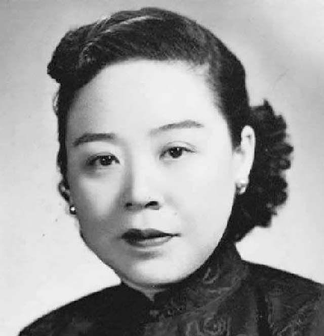 1930年，副官看白崇禧寂寞难耐，把未婚妻王氏送来伺候白崇禧！可没想到，王氏伺候