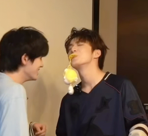 宋亚轩刘耀文差点亲上了这是我能看的吗！！