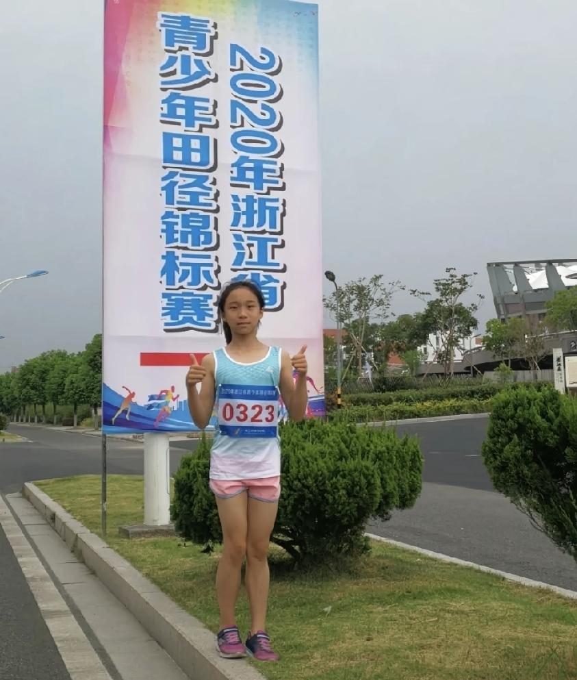 努力与天赋，究竟是什么关系？12岁的陈妤颉，似乎就已经给出了答案。
那就是：努力