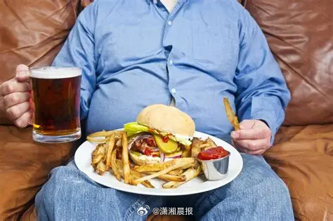 【#31岁男子暴饮暴食后突发中风#】#专家称年轻从不是血管的免死金牌#“我才31