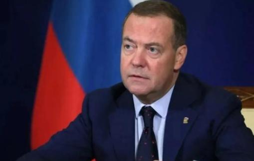 一旦战争打响，中国面临的第一波攻击，可能不是导弹，而是冻结3万亿外汇、切断SWI