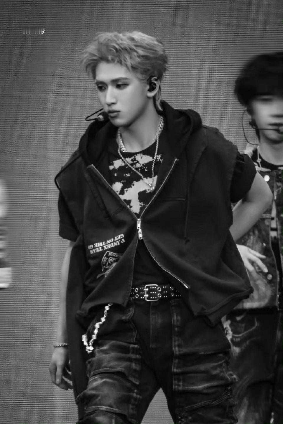 有严浩翔这张脸在  根本不知道输这个字长什么样 