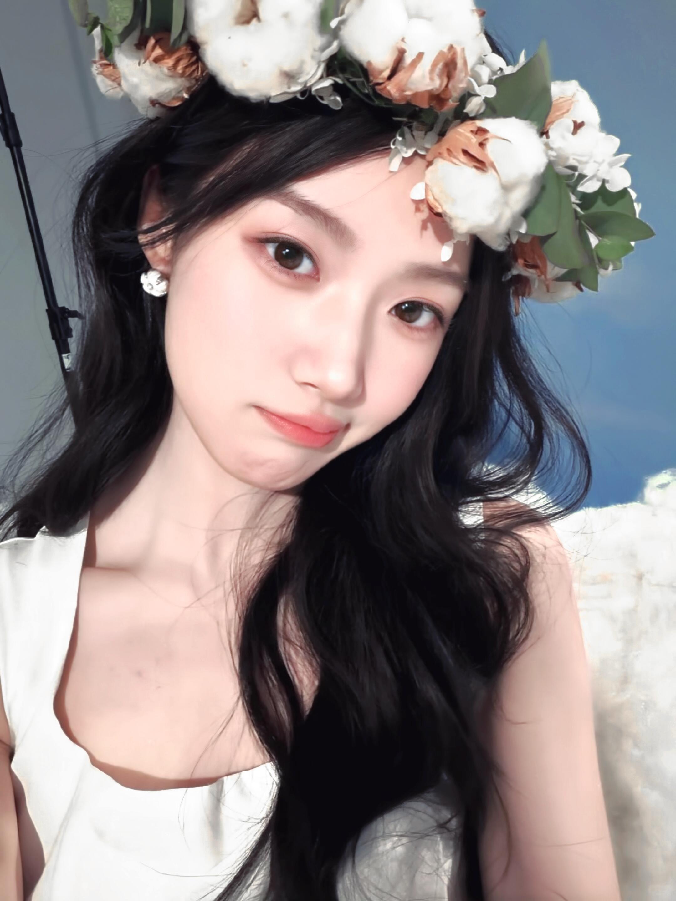 张凌赫后援会维权天哪这是怎么回事 听说卢昱晓经纪人背刺真的假的