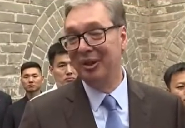 塞尔维亚总统武契奇很伤感，他说没钱购买中国的先进武器。估计吧，目前的CM400A