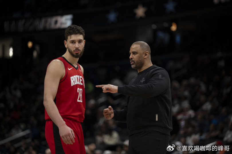 NBA常规赛，火箭120-145不敌马刺。赛后主帅乌度卡接受了采访。记者问乌度卡