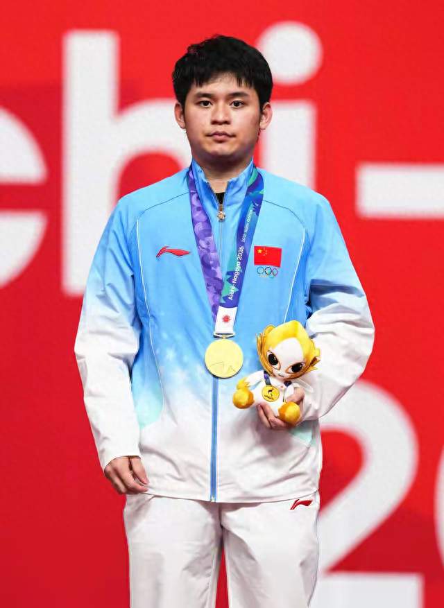4比0横扫世界第一！林诗栋拿下亚运男单金牌，却遭现场观众挑衅！