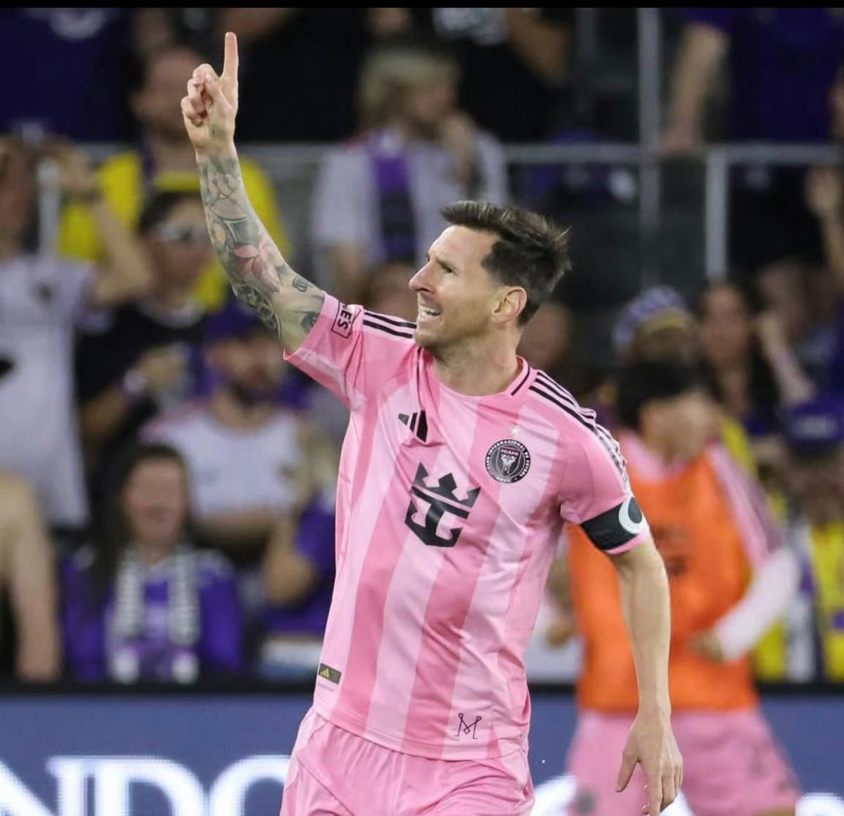 梅西今天独中两元！迈阿密国际半场0-2落后 下半场实现大逆转，希尔维蒂，塞戈维亚