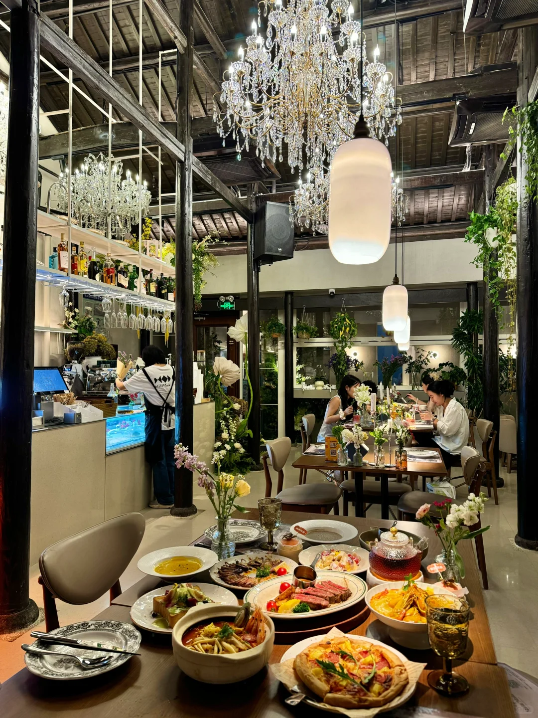 杭州静谧室花园餐厅💐就藏在河坊街的深处！！