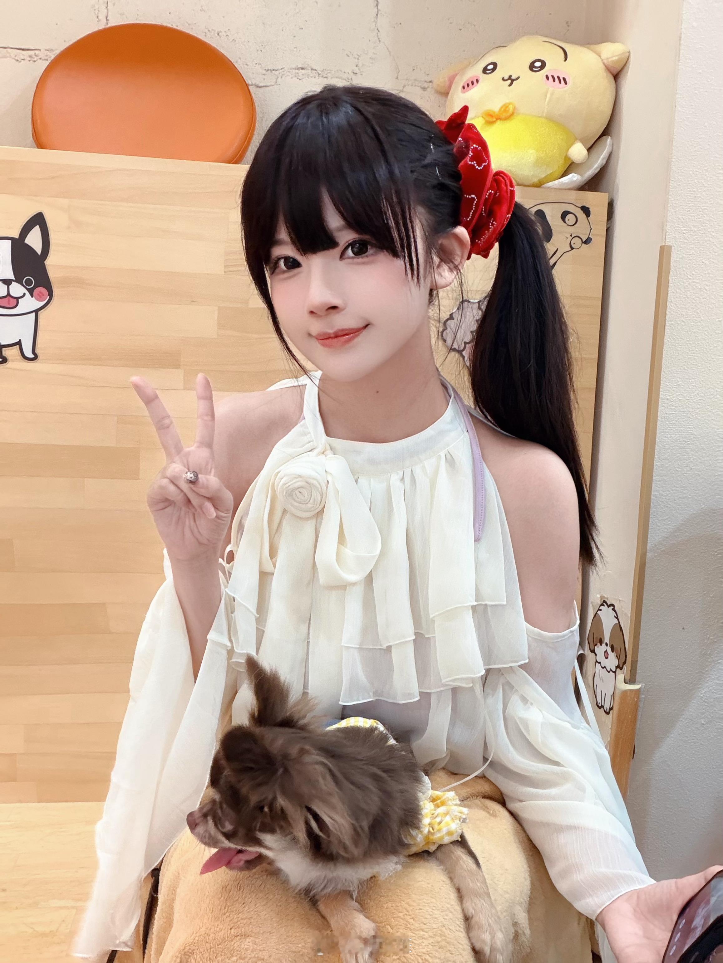 人类发自拍了就说明心情还不错 🦶河野華[超话] ​​​