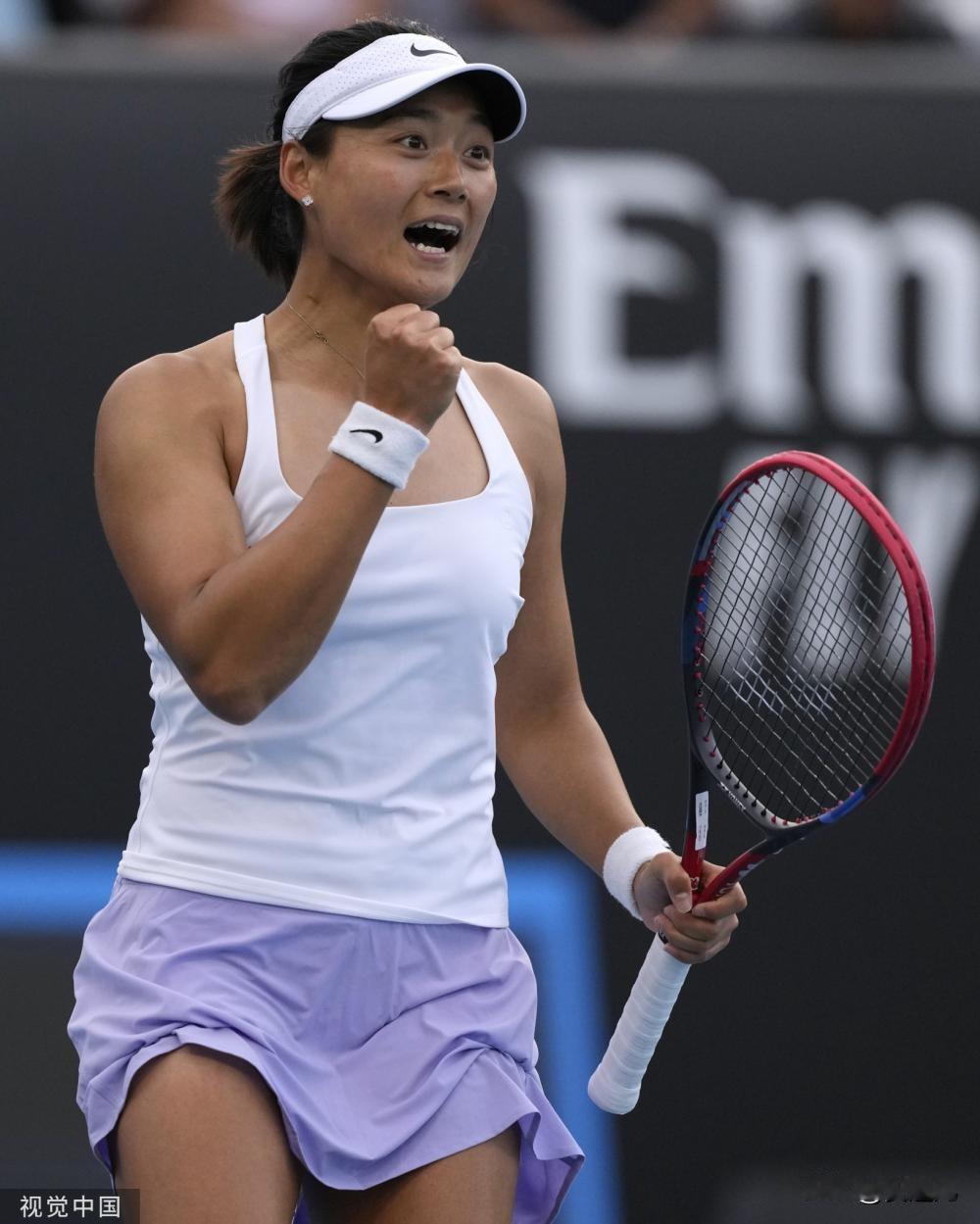 王雅繁胜拉杜卡努首进大满贯32强 下轮战郑钦文
2024年澳网女单第二轮。中国球