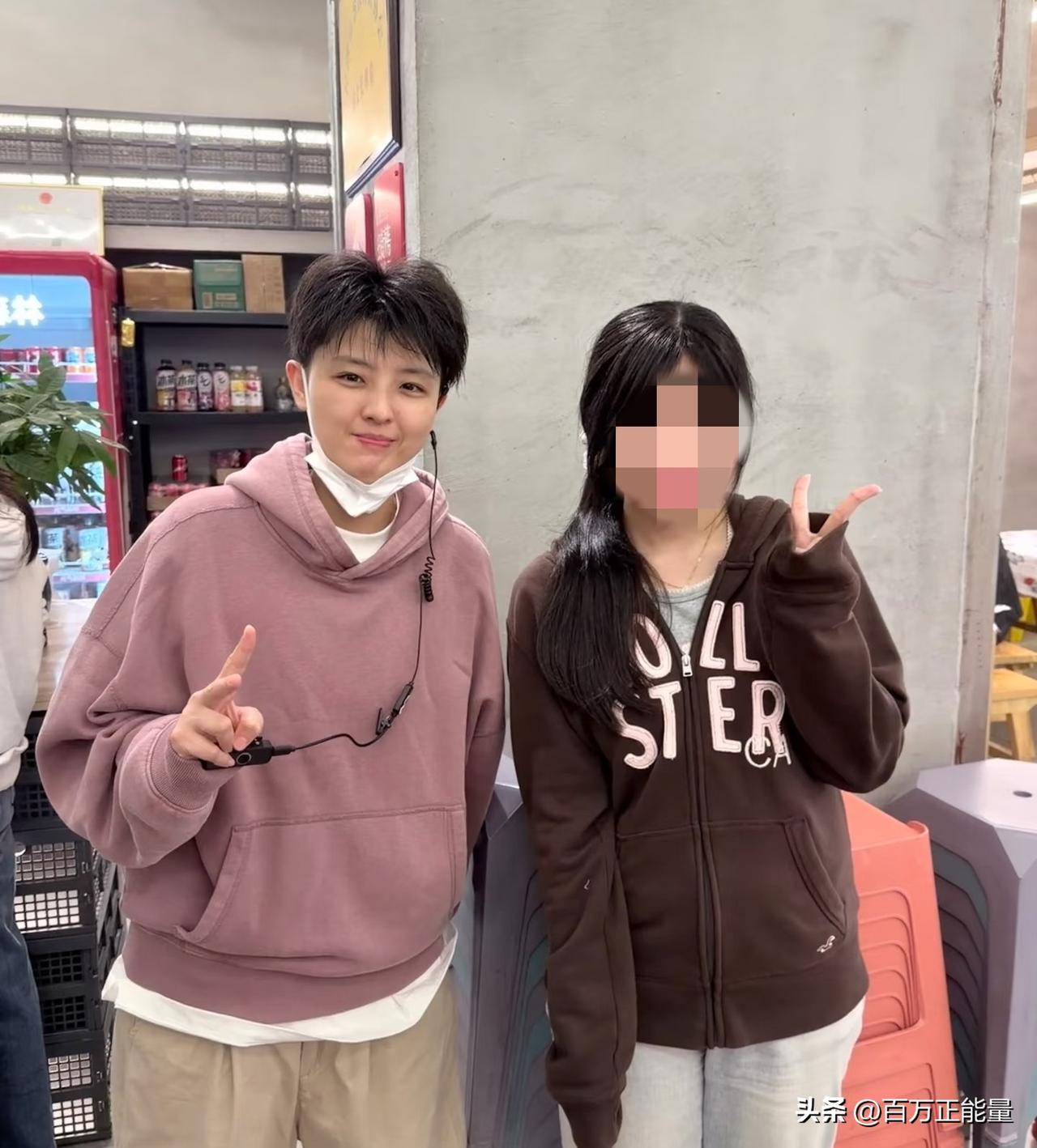 偶遇最近最火的短发女生，真的好喜欢她！大家看出来她是谁了吗？