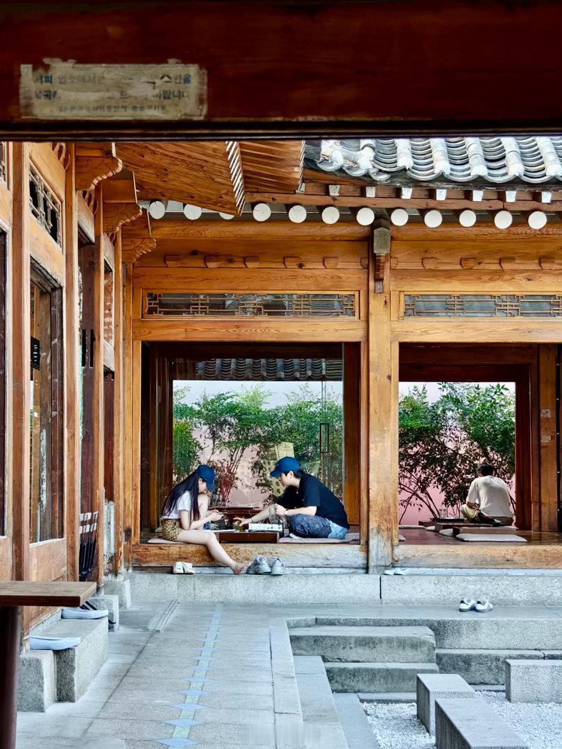 蛮网红的onion cafe，一般吧韩国·首尔