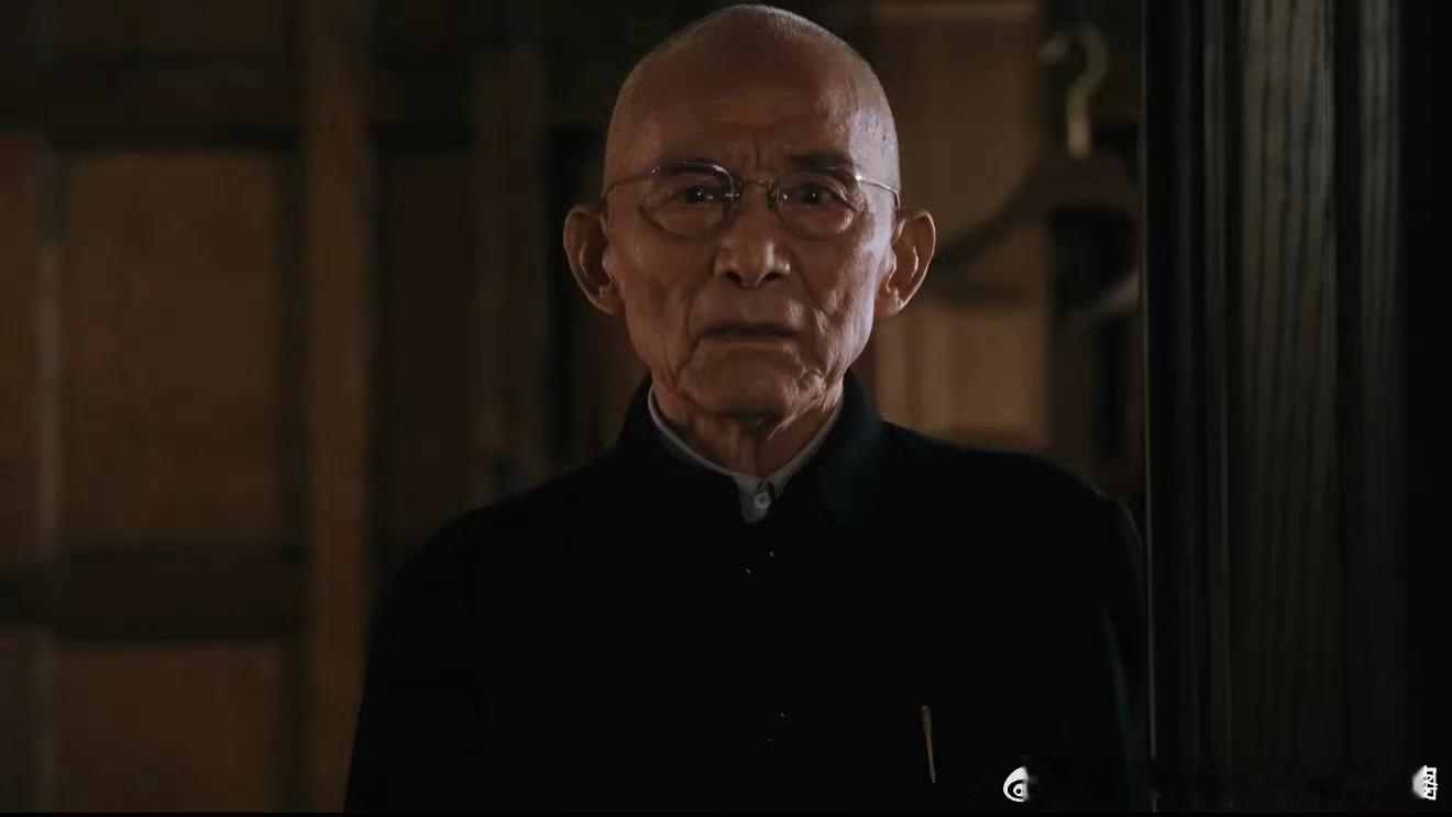 游本昌爱发朋友圈多好的事儿啊，说明老人家一是善用新事物新科技新工具，二是充满活力