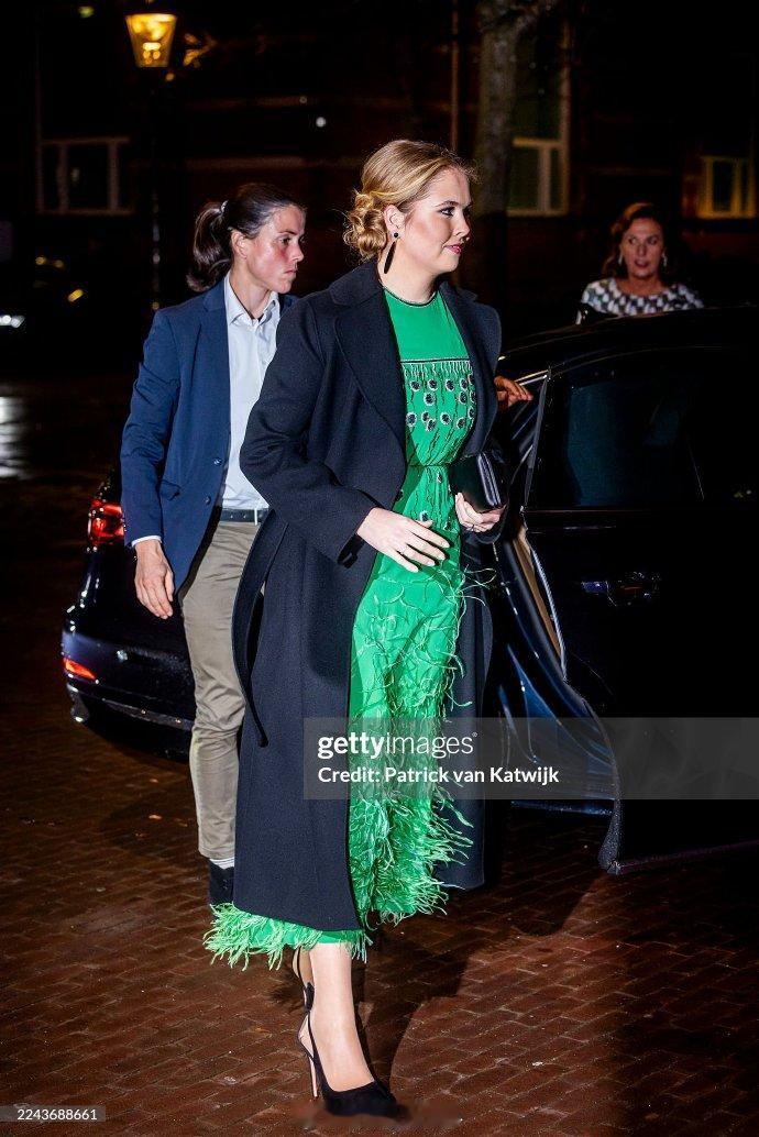 10月27日，荷兰国王威廉-亚历山大、玛克西玛王后和王储凯瑟琳娜-阿玛利亚公主出