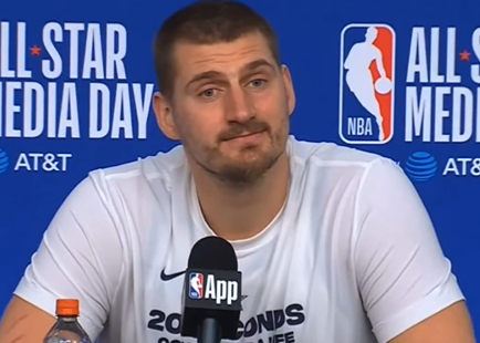 红包划水双子星？约基奇和东契奇都只打了五分钟，几乎没有任何攻击欲望哥俩是商量好的