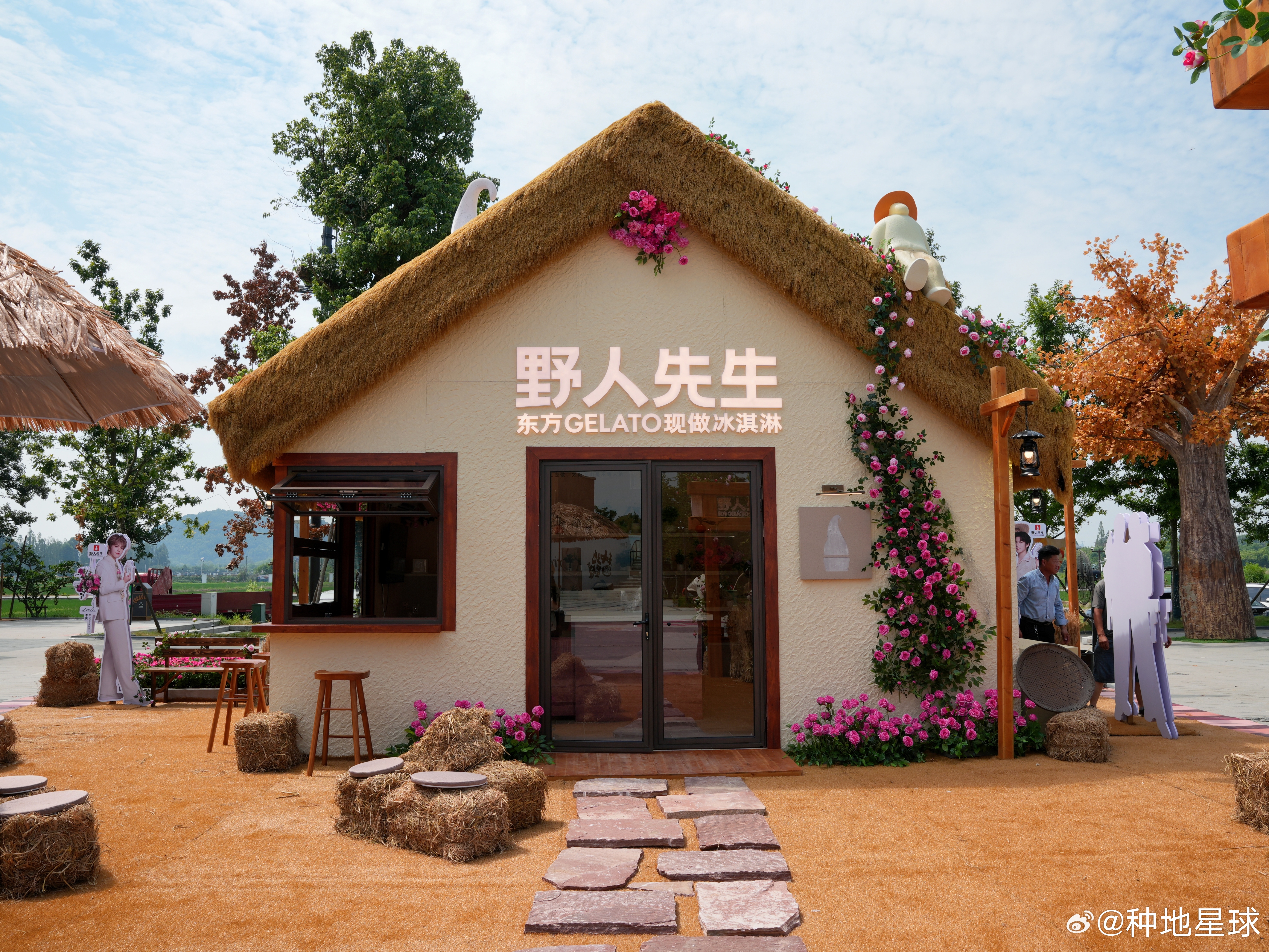 快闪开启 | 后陡门刷新玫瑰小屋！快闪店降落星球！邀你体验品牌限定惊喜活动~👉