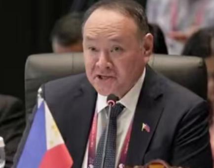 菲律宾发出警告：如果中国依旧在黄岩岛驻扎部队，那么菲律宾有权利联合周围国家对中国