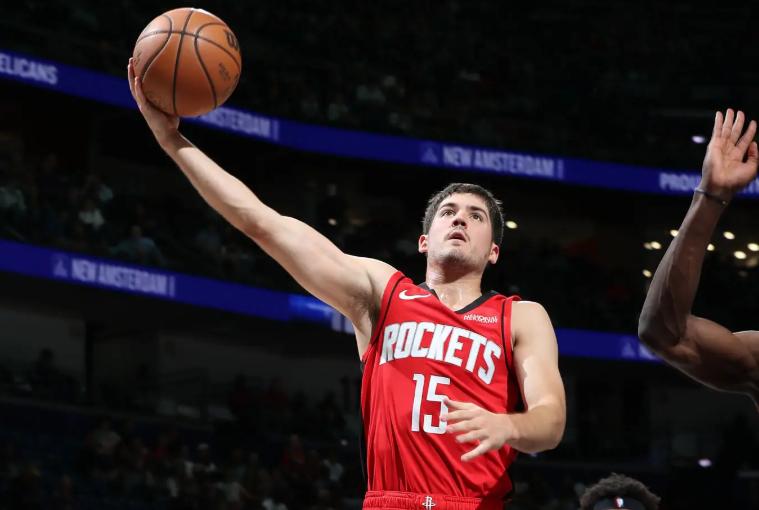 谢泼德先发几场后效果越来越差了，进攻端的贡献度越来越低，对手也开始意识到，他除了